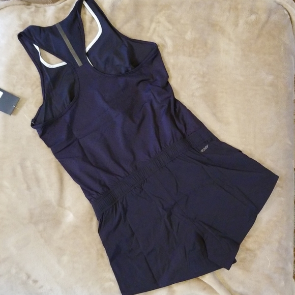 *LAST ONE*New Balance Q Speed Romper in Eclipse - Picture 4 of 8